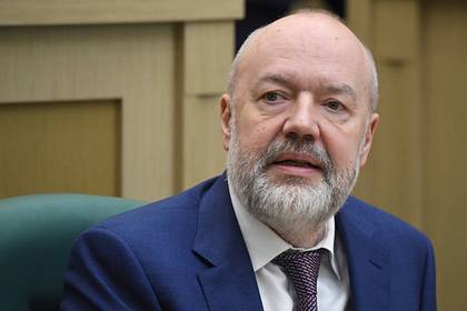 Павел Крашенинников - Право на сбор яблок с соседского дерева задумали прописать в законе - lenta.ru
