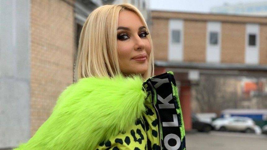 Лера Кудрявцева - «Красотка была и есть»: Лера Кудрявцева показала снимки из детства и юности - 5-tv.ru