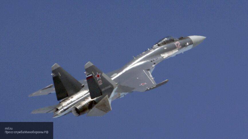 Российский Су-35 на большой скорости пролетел рядом с самолетом США - politros.com - США