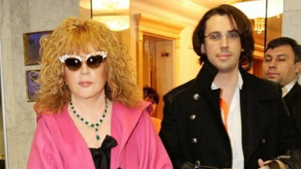 Алла Пугачева - Максим Галкин - Галкин показал, как его дети красят пасхальные яйца - vestirossii.com - Москва