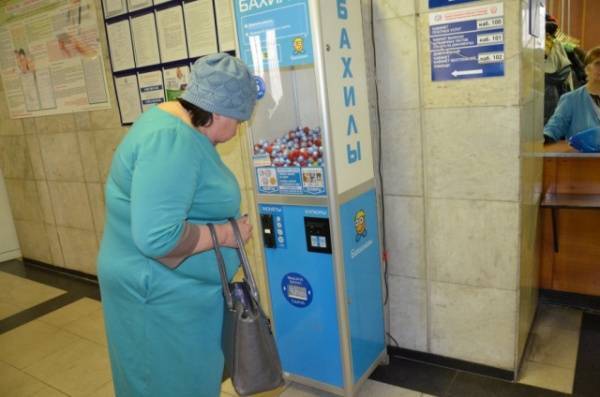 "Почему вы ждете манны небесной?": Краснодарская чиновница отчитала медиков за то, что они не шьют себе бахилы - nakanune.ru