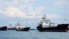 По всему миру танкеры не могут слить нефть - нет спроса - newsland.com - Сингапур