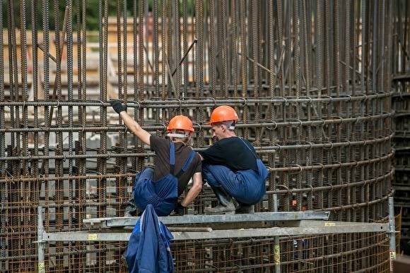 Светлана Чупшева - Мигрантов предложили временно приравнять к гражданам РФ, чтобы платить им пособия - znak.com - Россия - Португалия