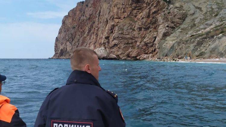 Фотофакт: севастопольцы решили массово самоизолироваться на пляжах - crimea.ria.ru - Крым - Севастополь