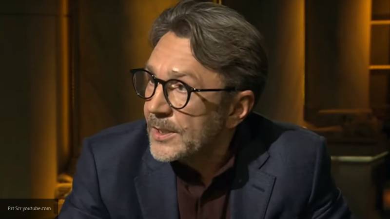Ольга Абрамова - Шнуров опроверг слухи о разводе фотографией полуобнаженной жены - inforeactor.ru