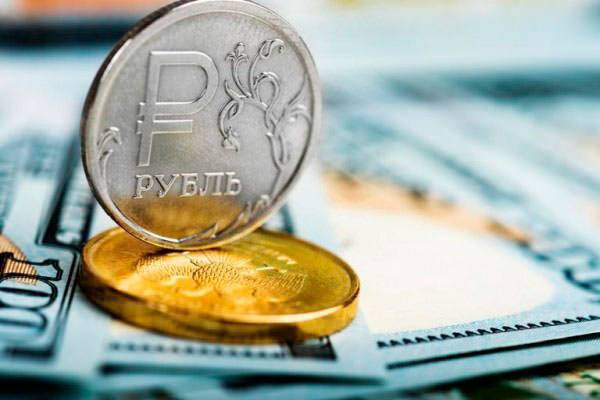 Рубль существенно падает к основным валютам на фоне обвала нефти - theins.ru
