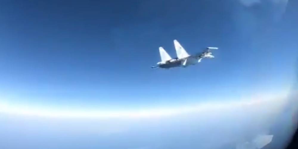 Российский Су-35 пронесся в паре метров от противолодочного "Боинга" - ruposters.ru - Россия - США