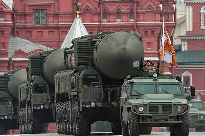 Владимир Путин - Дмитрий Песков - Из-за переноса парада Победы военнослужащих отправят на карантин - lenta.ru - Россия