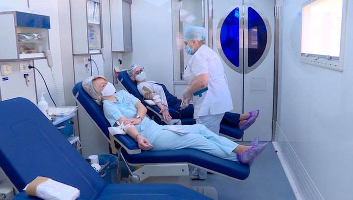 Анастасия Ракова - Выздоровевшие от коронавируса москвичи становятся донорами плазмы - vesti.ru - Москва