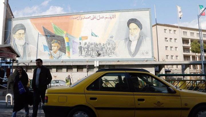 Хасан Рухани - В Иране начали открывать торговые центры, магазины и базары - vesti.ru - Иран - Тегеран