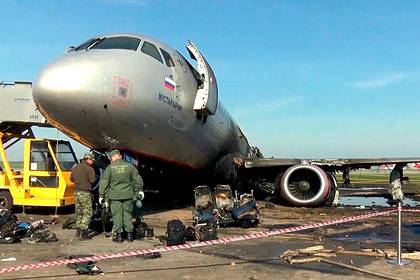 Светлана Петренко - Денис Евдокимов - Пилот SSJ-100 пойдет под суд за сгоревший в Шереметьево самолет - lenta.ru - Россия - Московская обл.
