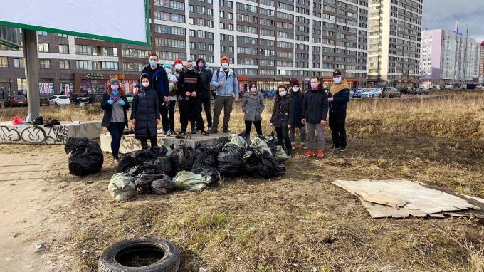 Активисты убрали почти тонну мусора вдоль бульвара Менделеева в Мурино - piter.tv