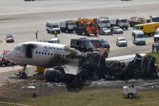 Денис Евдокимов - Пилот сгоревшего в Шереметьево SSJ-100 предстанет перед судом - versia.ru - Россия