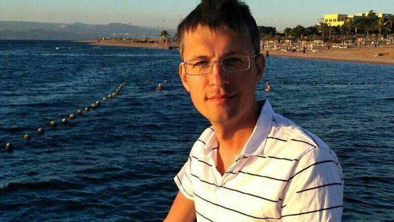 Павел Тарасов - Депутат от КПРФ Тарасов повез свою помощницу на отдых за бюджетные деньги - polit.info - Москва - Россия