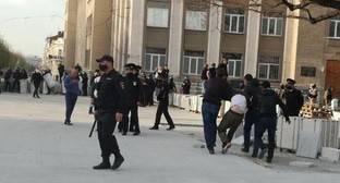Вадим Чельдиев - Силовики продолжили задержания протестующих во Владикавказе - kavkaz-uzel.eu - респ. Алания - Владикавказ