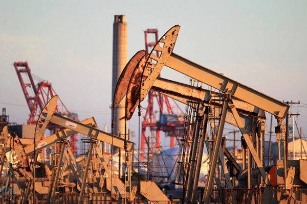 Вагит Алекперов - Сокращать добычу нефти в России придется всем - eadaily.com - Россия