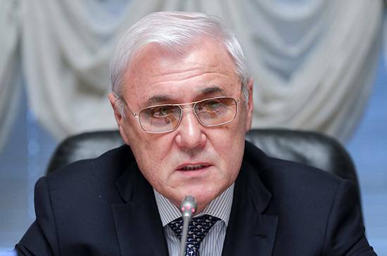 Анатолий Аксаков - Аксаков полагает, что экономика России выдержит обвал цен на нефть - pnp.ru - Россия