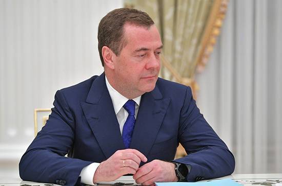 Дмитрий Медведев - Россия предложила продавать нефть по принципу take or pay - pnp.ru - Россия