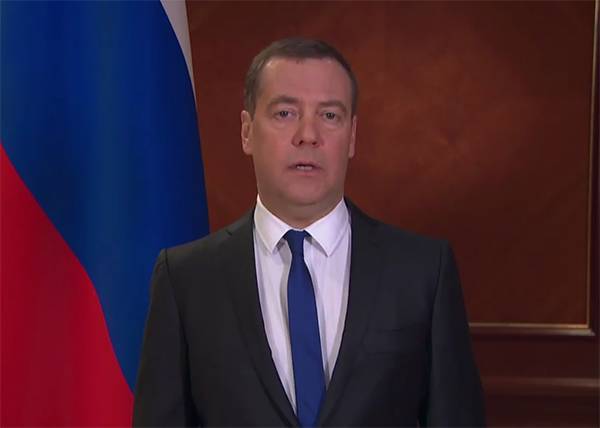 Медведев: У обвала цен на нефть имеются признаки картельного сговора - nakanune.ru