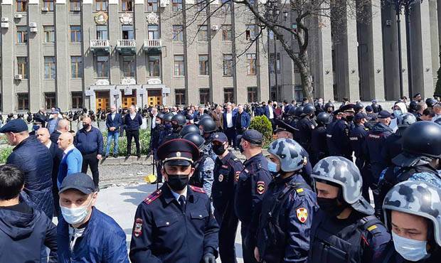 Полиция Владикавказа сообщила о задержании 69 человек на стихийном протестном митинге - og.ru - респ. Алания - Владикавказ