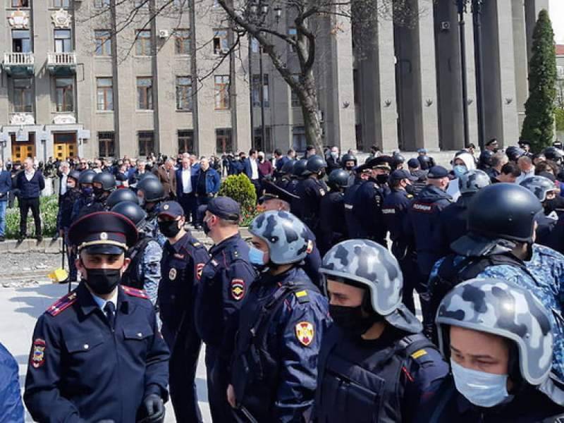 "Накормите моих детей": в России прошли онлайн-митинги против самоизоляции - dayonline.ru - Москва - Россия - Санкт-Петербург - Уфа - Нижний Новгород - Красноярск - Ростов-На-Дону