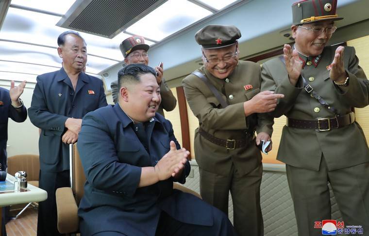 Ким Ченын - Ким Ирсен - В Китае отказались верить в ухудшение здоровья Ким Чен Ына - news.ru - Китай - Южная Корея - США - КНДР