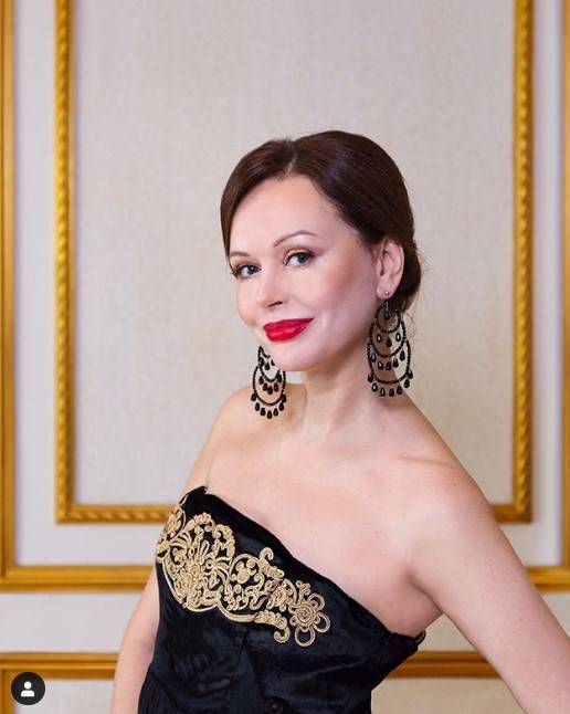 Ирина Безрукова - Ирина Безрукова расскрыла свой домашний рецепт идеальной кожи - gazeta.a42.ru - Россия