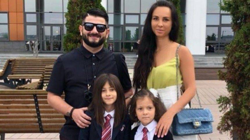 Михаил Галустян - Галустян перевез семью к морю на время пандемии коронавируса - 5-tv.ru - Москва - Сочи
