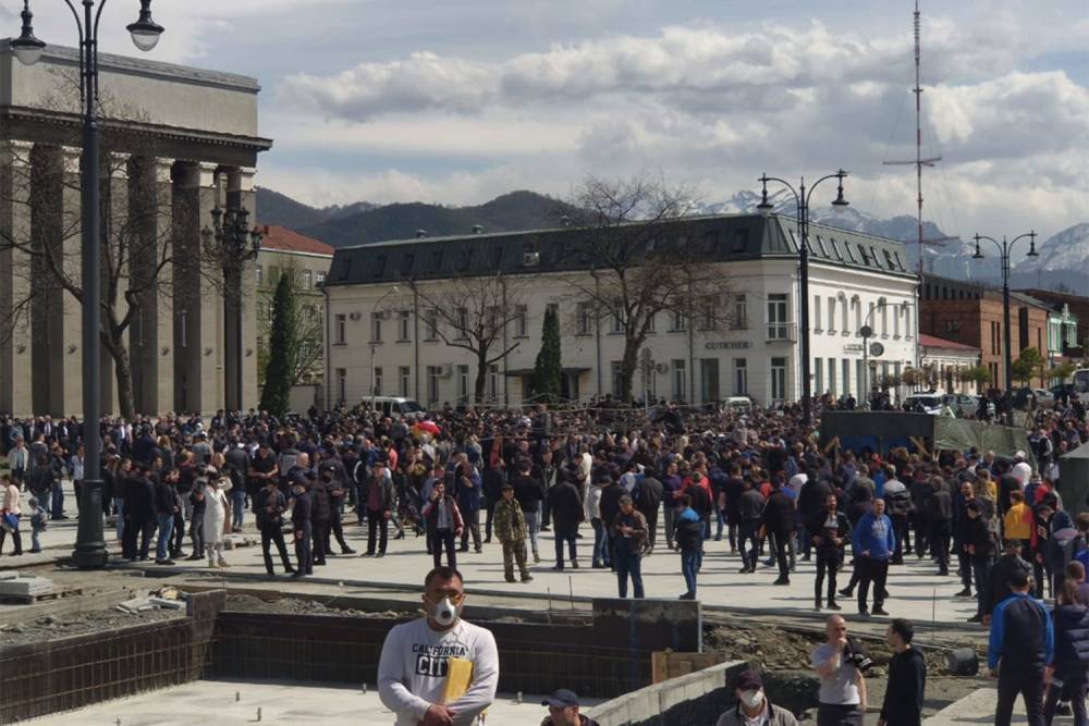 Вячеслав Битаров - Власти Северной Осетии после акции протеста сообщили о начале единовременных выплат - newsland.com - Россия - респ. Алания