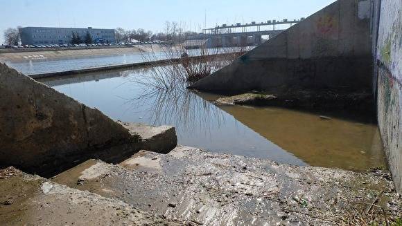 В Кургане нижний ярус набережной Тобола ушел под воду - znak.com - Курган