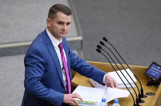 Ярослав Нилов - Михаил Мишустин - Ярослав Нилов: временное пособие в размере одного МРОТ должны получать все безработные граждане - pnp.ru - Россия