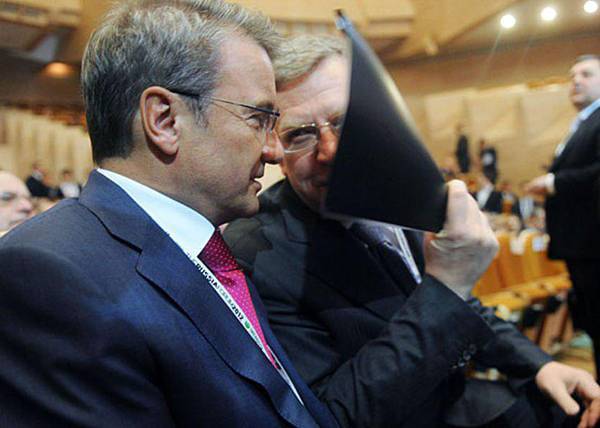 Герман Греф - Андрей Макаров - Заморозка денег граждан на банковских счетах невозможна – Герман Греф - nakanune.ru