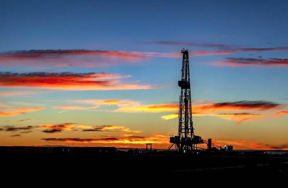 Аналитик оценил вероятность краха нефти в РФ по американскому сценарию - vm.ru - Россия - Китай - США