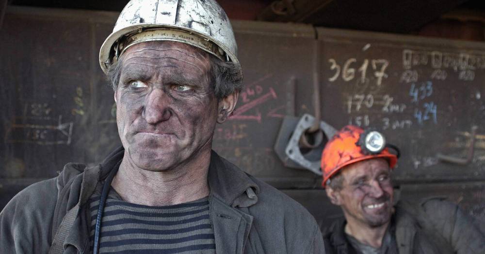 Россияне вкалывают по 12 часов, а производительность труда ниже, чем у американцев - readovka.news - Россияне