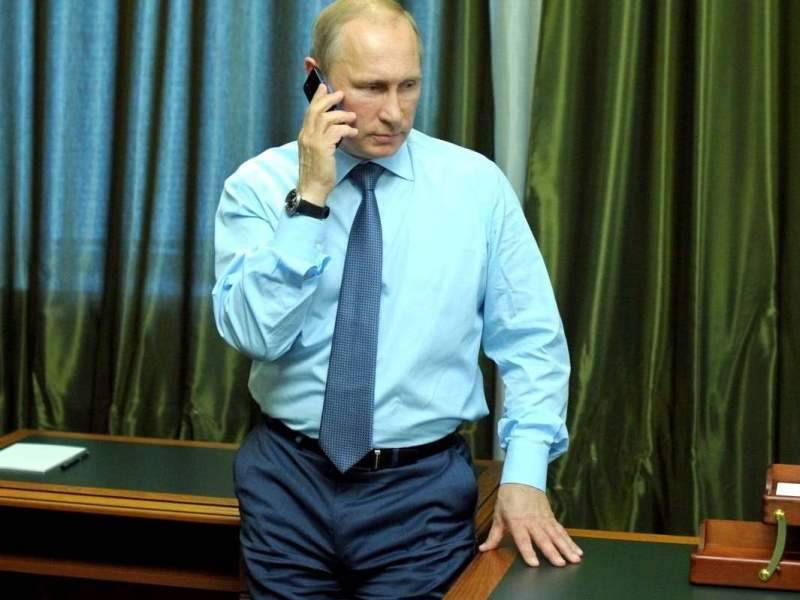 Владимир Путин - Дмитрий Песков - Евгений Дитрих - Антон Силуанов - Олег Кожемяко - Антон Алиханов - Путин позвонил двум министрам с помощью "одной кнопки" - dayonline.ru - Россия - Приморье край - Калининградская обл.