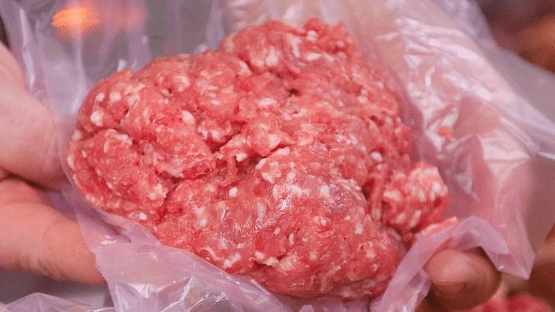 Советы мясника: почему лучше покупать серый, а не красный фарш? - germania.one - Германия - Бавария