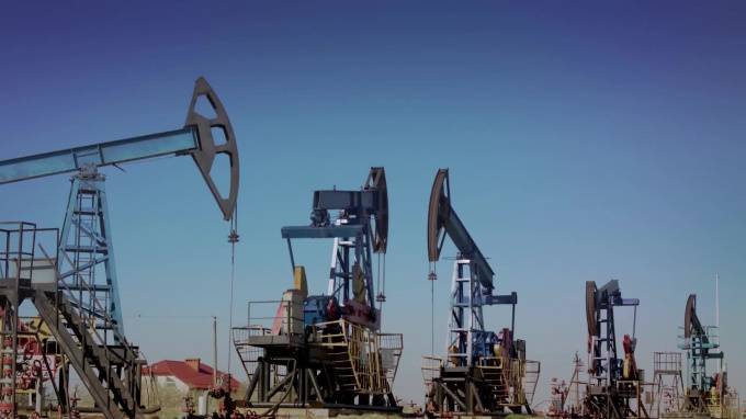 Цена нефти Brent опустилась ниже $18 за баррель - piter.tv - Россия