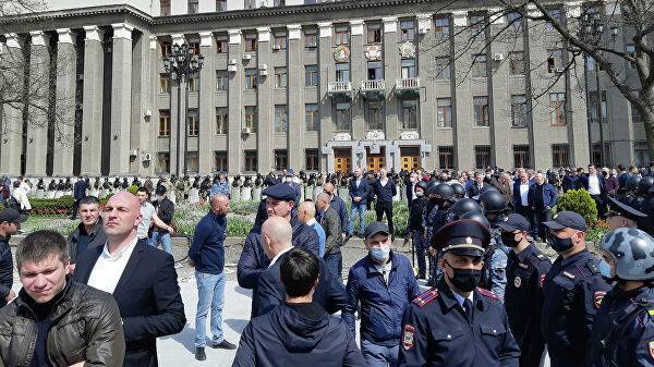 Участникам митинга во Владикавказе назначены административные аресты от до 15 суток - theins.ru - респ. Алания - Владикавказ