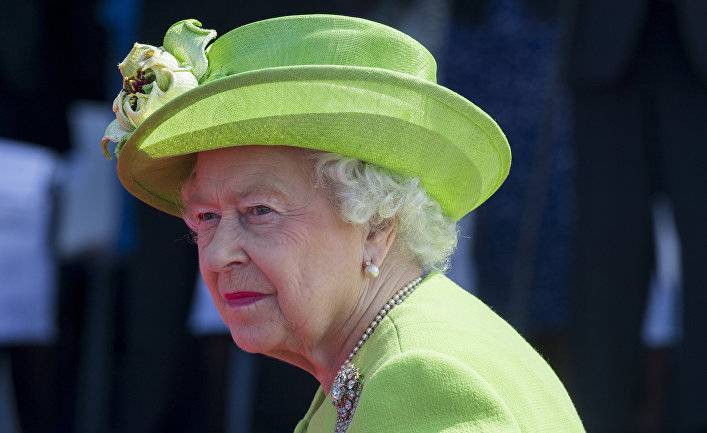Елизавета II - королева Марья - The Telegraph (Великобритания): почему радужный гардероб королевы в ее 94 года важен как никогда - inosmi.ru - Англия