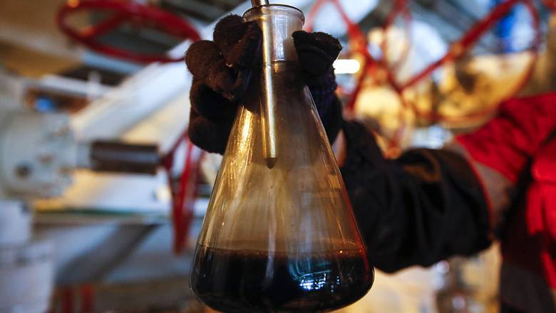 Александр Новак - Герман Греф - Цена на нефть Brent опустилась до $17 за баррель впервые за 20 лет - newizv.ru - Техас