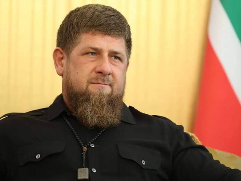 Рамзан Кадыров - Кадыров побрился налысо после просьб открыть парикмахерские - dayonline.ru - респ. Чечня
