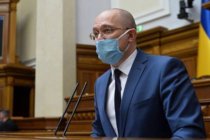 Денис Шмыгаль - Премьер Украины предрек два года «масочного режима» - lenta.ru - Украина