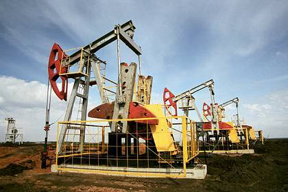 Цена российской нефти опустилась ниже 10 долларов - newsland.com - Россия