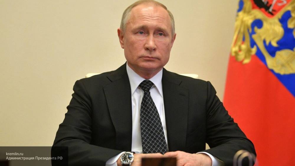 Владимир Путин - Путин заявил, что выплаты медикам будут проведены без включенного НДФЛ - polit.info - Россия
