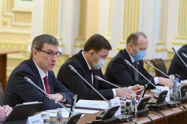 Евгений Куйвашев - Случаи коронавируса у пациентов и врачей зафиксированы уже в восьми свердловских больницах - nakanune.ru - Екатеринбург - Уральск