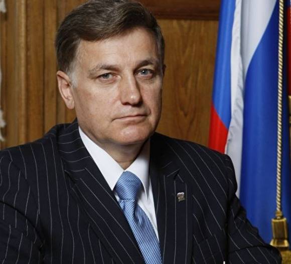 Вячеслав Макаров - Спикер ЗС Петербурга заявил, что изучил тайные бумаги, чтобы убедить людей сидеть дома - znak.com - Санкт-Петербург