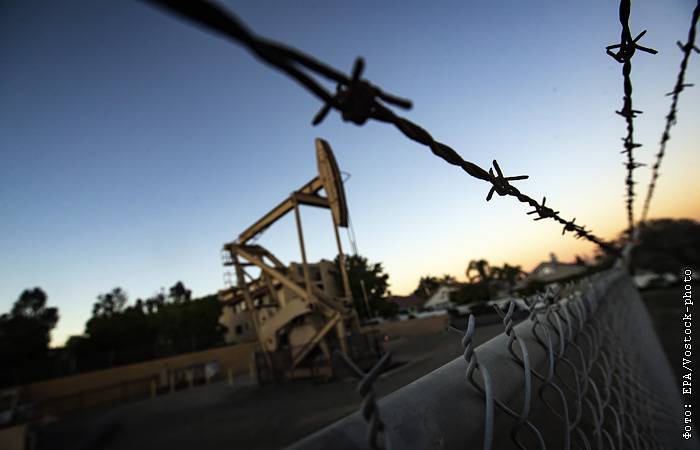 Brent перешла к росту после падения до минимума с 1999 года - interfax.ru - Москва - Лондон - Нью-Йорк