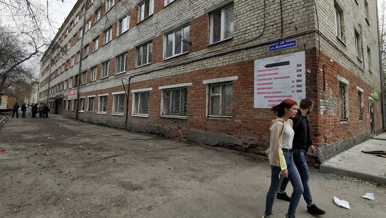 По стенам общежития на Мысу пошли трещины, жильцов эвакуировали - nashgorod.ru - Тюмень