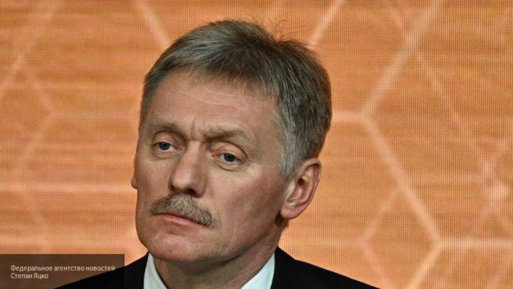 Владимир Путин - Дмитрий Песков - наследный принц Мухаммед - Песков назвал информацию о конфликте Путина и принца Саудовской Аравии чушью - nation-news.ru - Россия - Саудовская Аравия
