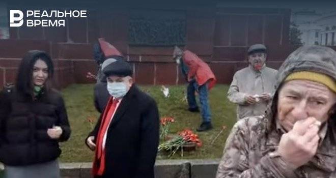 В Казани активисты КПРФ попытались возложить цветы у памятника Ленину - realnoevremya.ru - Россия - Казань - Татарстан